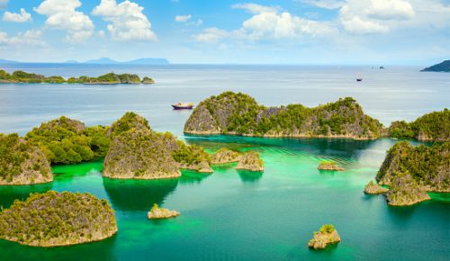 Wayag Island, Explore Paradise in West Papua 